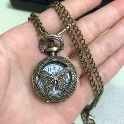 Tiny Size Bronze Necklace Watches Vintage Stylish Butterfly Quartz Pocket Watch Arabic Numerals Dial Exquisite Cute Pendant Clock