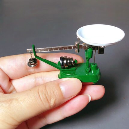 Mini Mechanical Platform Scale, Green Metal Old-fashioned Disc Scale Model, Life Scene Ornament