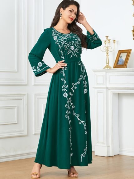 Elegant Embroidered Long Sleeve Abaya Dress for Women - Polyester Woven Solid Color with Waist Cinching Detail, Regular Sleeve, All-Season Comfort, 95gsm Fabric Weight, 90gsm Lining Weight