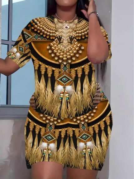 Plus Size Women's Outfit Featuring Ethnic Totem Prints, a Casual Round Neck Short Sleeve Top Paired with Shorts, a Two-Piece Set for Women.