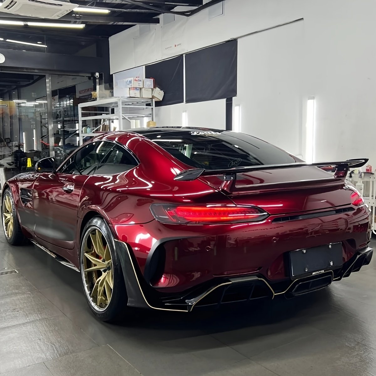 df5d4714-4816-4d8d-891e-abe1b0090ff2.jpg PET High-gloss PET Liquid Dragon Blood Red High-quality Car Film, 5FTx50ft, Seamless Packaging for The Entire Vehicle, High Gloss And UV Resistance, Uses High-quality Alternative Paint Film Rolls, And Features Nano Gas Release Technology. - Image 1